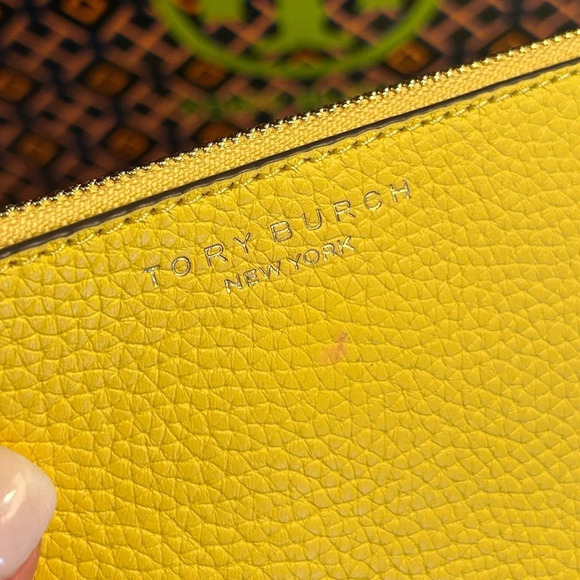 Tory Burch Thea Flat Wallet Crossbody Bag Yarrow Gold Yellow - Picture 13 of 16